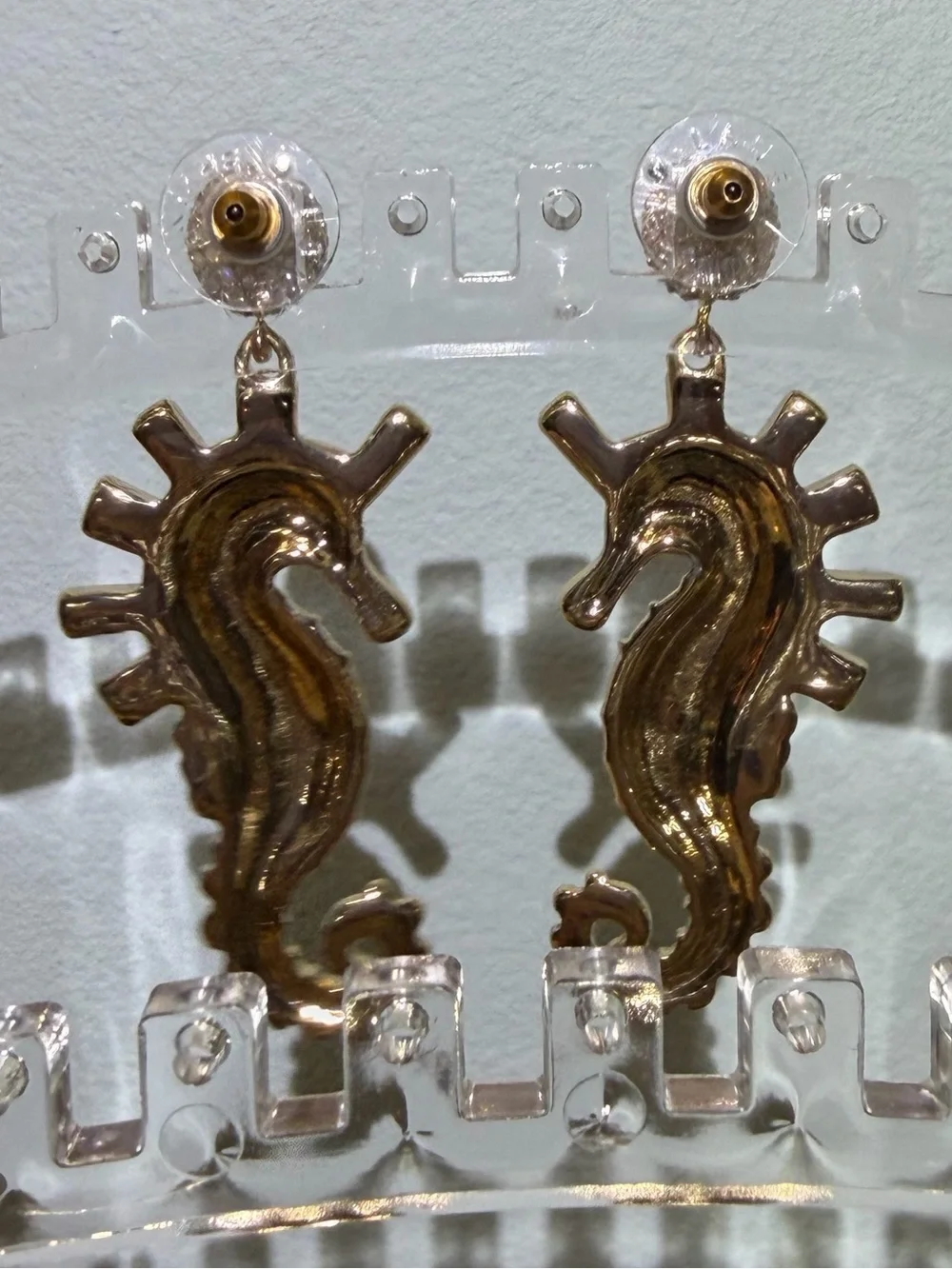 NWOT Gold Tone Seahorse Drop Chandelier Pierced Earrings with Pastel Crystals